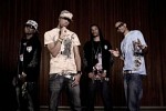 j-status-281341.jpg