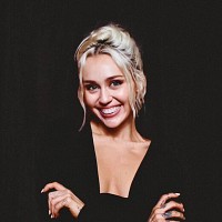 miley-cyrus-654559-w200.jpg