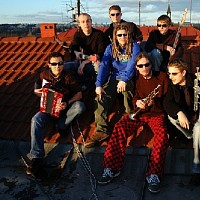 v-ska-198205-w200.jpg