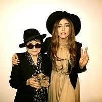 Lady GaGa a Yoko Ono
