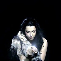 amy-lee-387801-w200.jpg