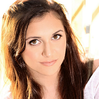 alyson-stoner-319214-w200.jpg