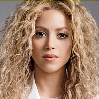 Shakira když je nejlepší je krásná a když je zlá tak jí padaj vlasky